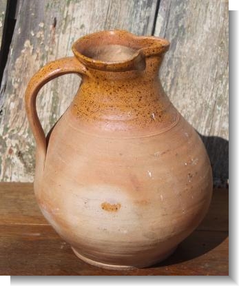 Never seen a glazed bottom !. Every Verwood jug is different....